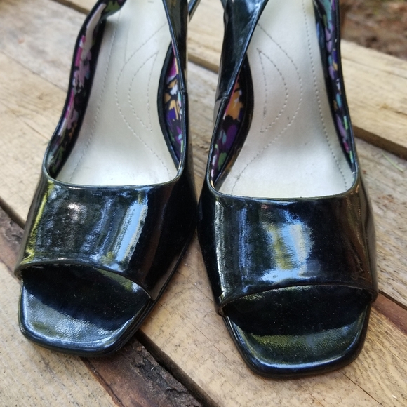 Size 8 Tahari High Heels ladies Shoes Shiny Black Open Toe Sandals straps - Picture 4 of 8